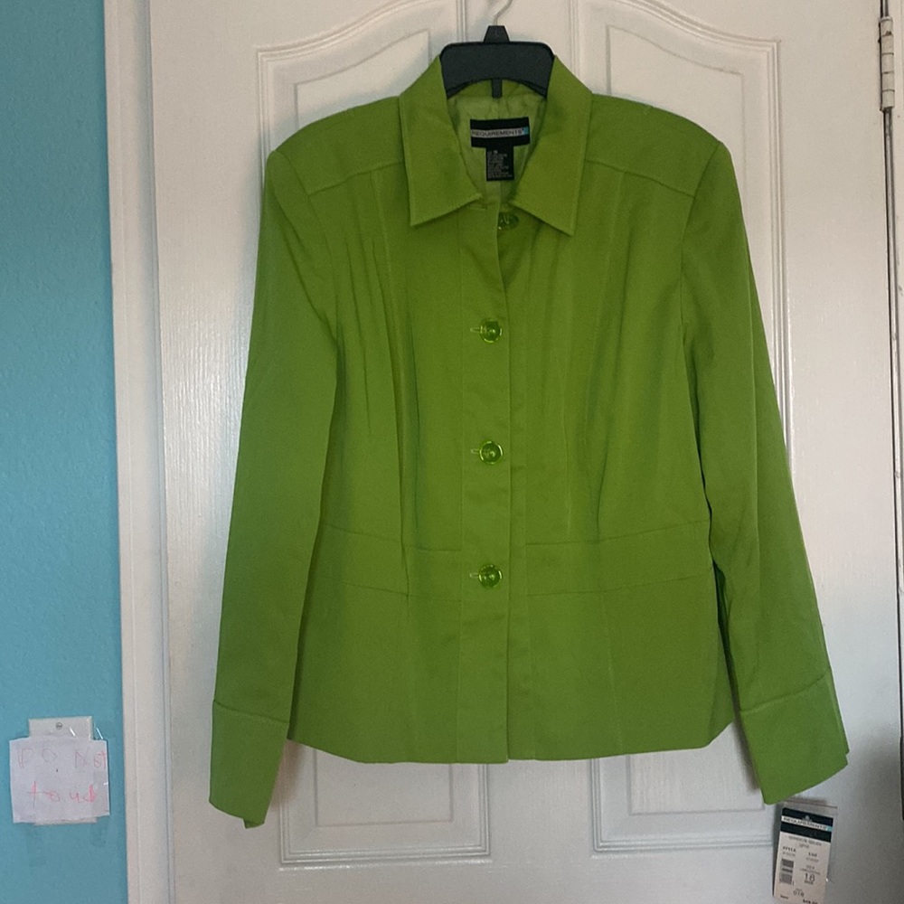 Requirements womens nwt green jacket size 18